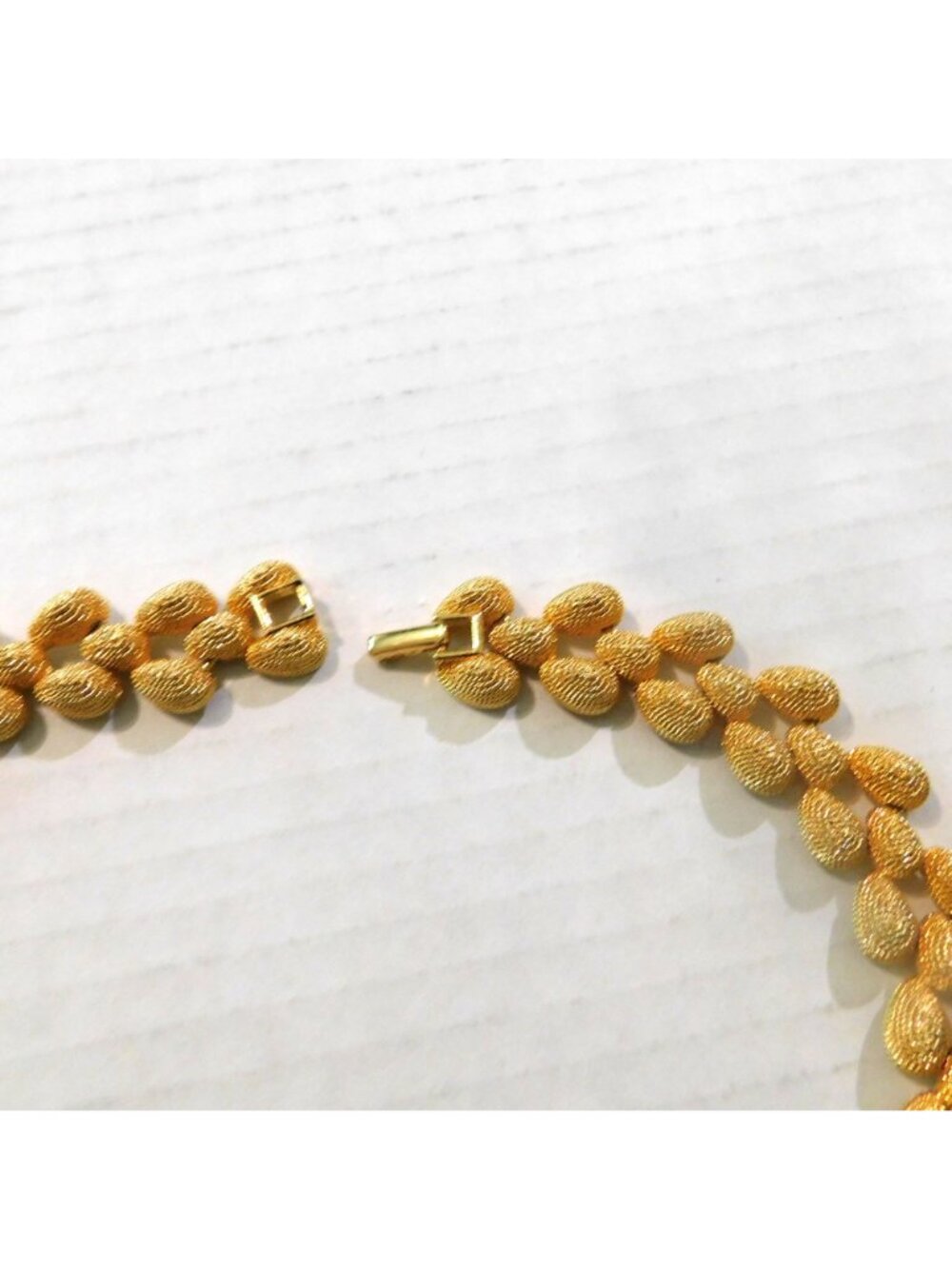 Premier Designs Vintage Gold-Tone Set Choker Necklace Bracelet Clip Earrings - Picture 6 of 13